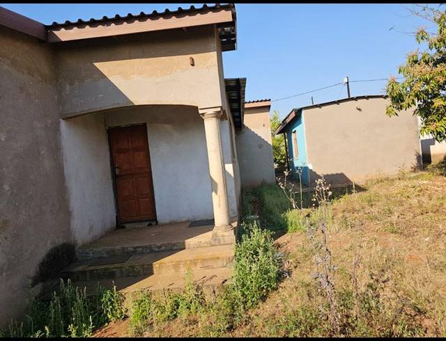 3 BEDROOM HOUSE FOR SALE IN MAKUMEKE